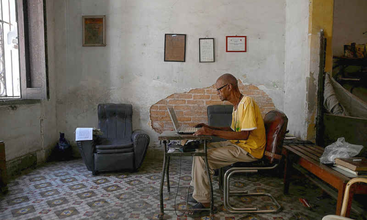       At Cuba's once bustling tourist sites,  foreign visitors are increasingly scarce